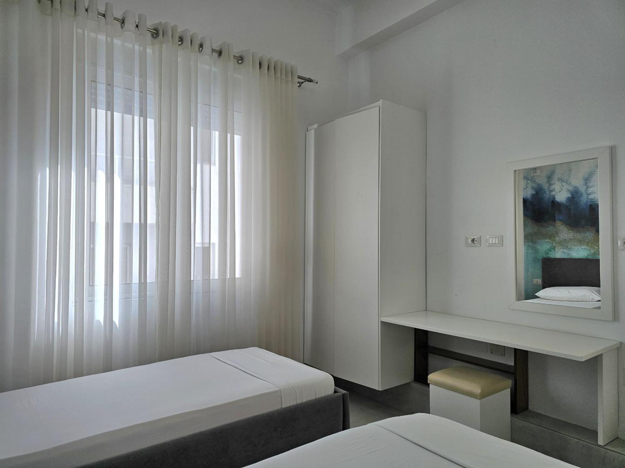 Panorama View Apartments Sarandë Buitenkant foto
